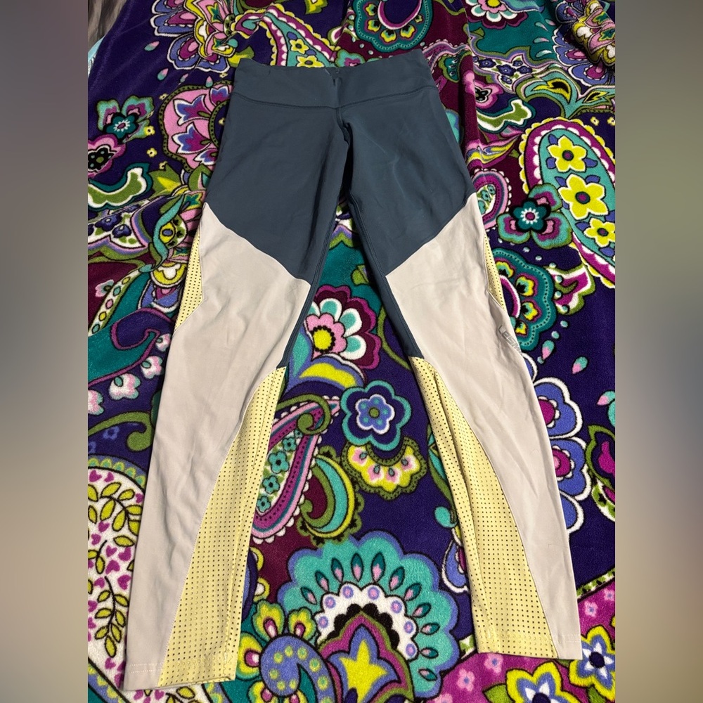 Les Mills Reebok Women's Colorblock Leggings Size Small